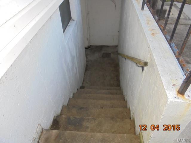 6829 Circleview Dr, Saint Louis, MO 63123 photo 8
