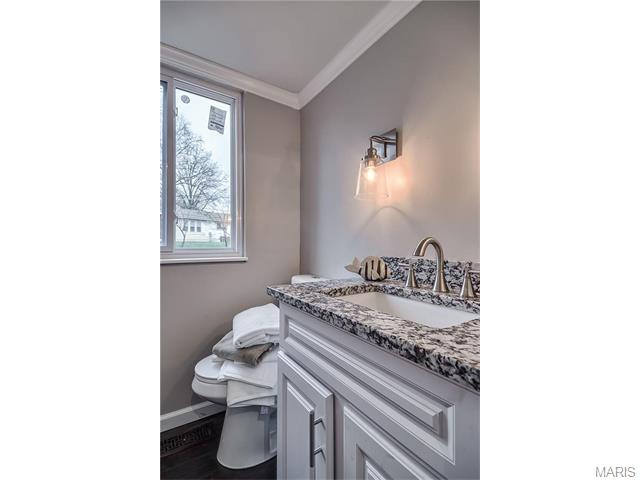 1124 Villaview, Ballwin, MO 63021 photo 9