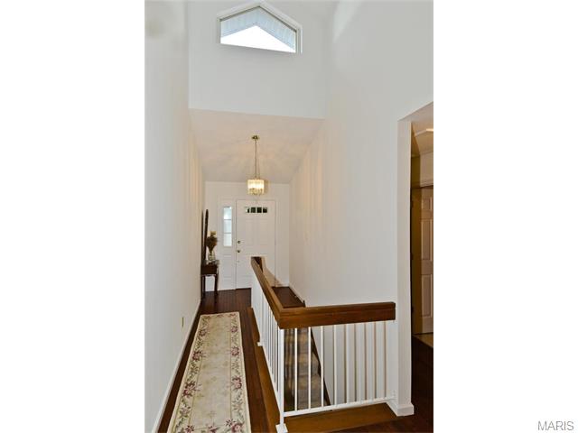 1741 Highview Circle Ct, Ballwin, MO 63021 photo 3