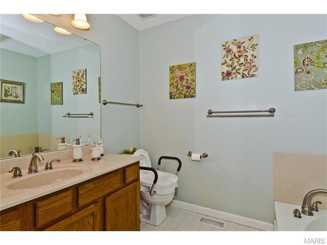 1741 Highview Circle Ct, Ballwin, MO 63021 photo 14