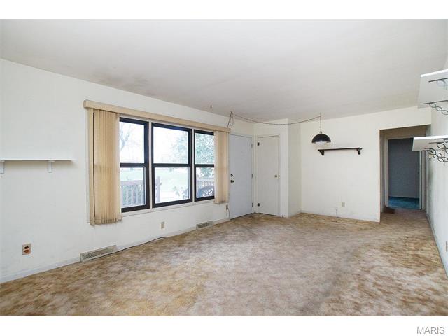 261 E Skyline, Ballwin, MO 63011 photo 3