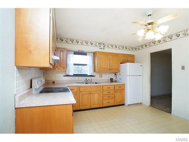 261 E Skyline, Ballwin, MO 63011 photo 7