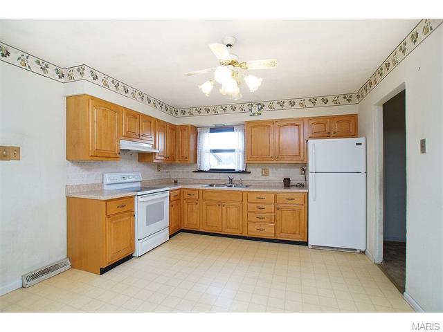 261 E Skyline, Ballwin, MO 63011 photo 8