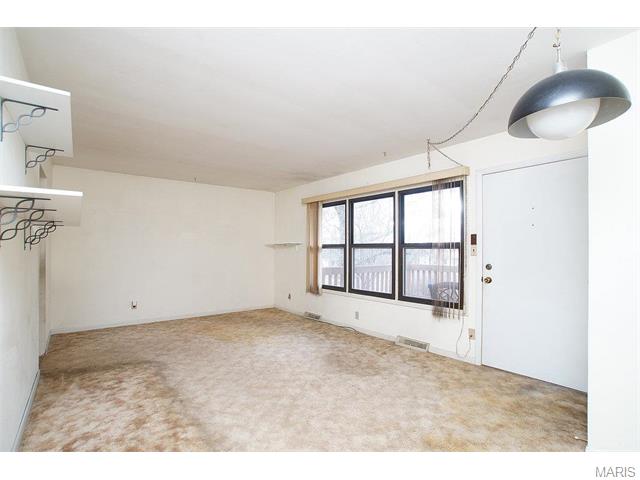 261 E Skyline, Ballwin, MO 63011 photo 4