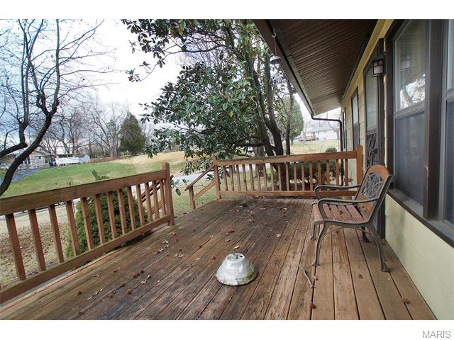 261 E Skyline, Ballwin, MO 63011 photo 2