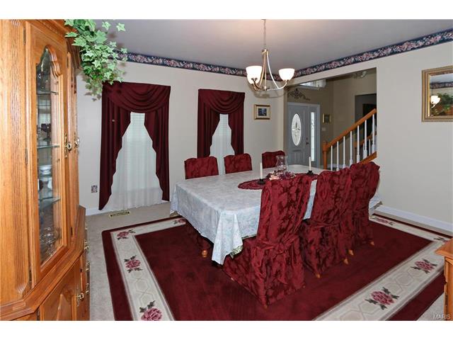 5551 Hennsley Cir, Weldon Spring, MO 63304 photo 9