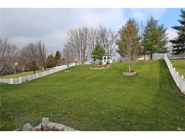 5551 Hennsley Cir, Weldon Spring, MO 63304 photo 13