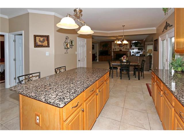 5551 Hennsley Cir, Weldon Spring, MO 63304 photo 18