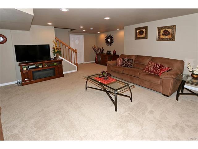 5551 Hennsley Cir, Weldon Spring, MO 63304 photo 32