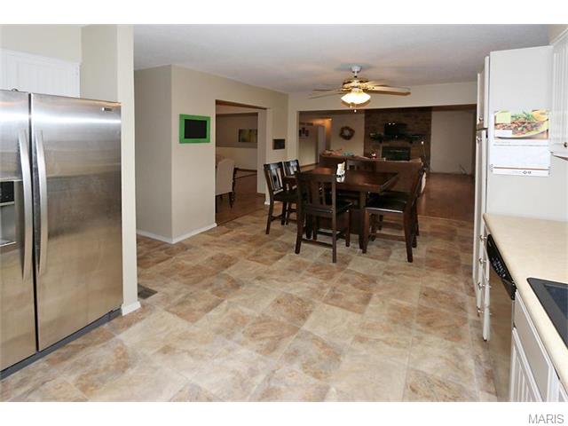 309 Coronation, O'fallon, MO 63366 photo 12