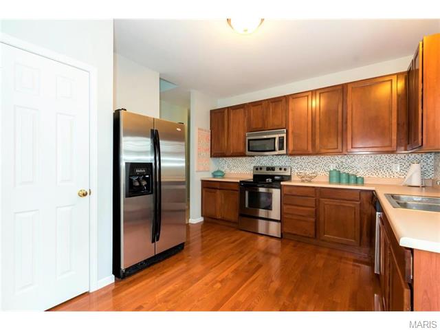 240 Spring Borough Dr, O'fallon, MO 63368 photo 8