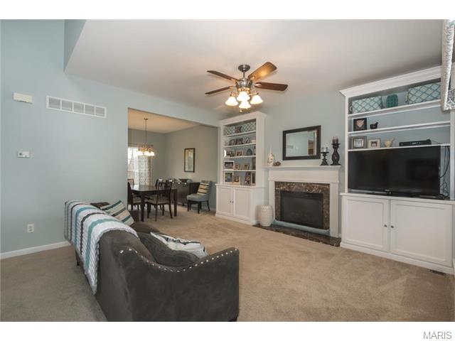 240 Spring Borough Dr, O'fallon, MO 63368 photo 3