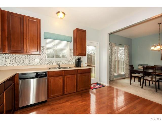 240 Spring Borough Dr, O'fallon, MO 63368 photo 9