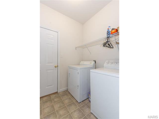 240 Spring Borough Dr, O'fallon, MO 63368 photo 14