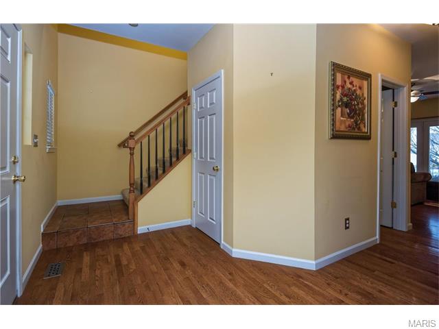 654 Covered Bridge Ln, O'fallon, MO 63368 photo 4