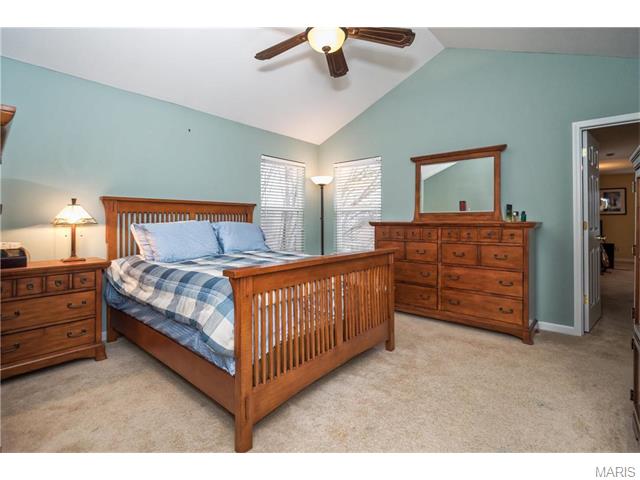 654 Covered Bridge Ln, O'fallon, MO 63368 photo 17
