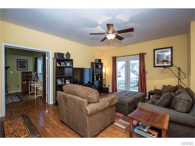654 Covered Bridge Ln, O'fallon, MO 63368 photo 8