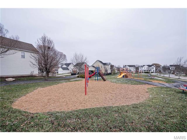 654 Covered Bridge Ln, O'fallon, MO 63368 photo 29