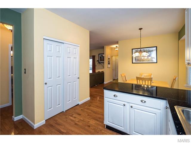 654 Covered Bridge Ln, O'fallon, MO 63368 photo 14