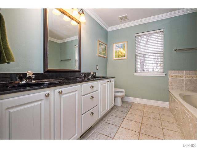 654 Covered Bridge Ln, O'fallon, MO 63368 photo 18