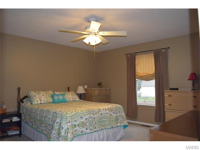 114 Amberway Ct, O'fallon, MO 63366 photo 13