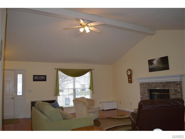 114 Amberway Ct, O'fallon, MO 63366 photo 3
