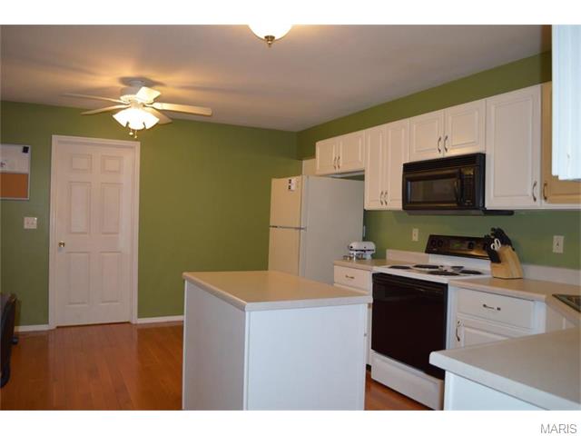 114 Amberway Ct, O'fallon, MO 63366 photo 9