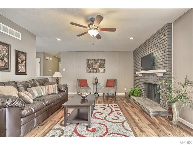 603 Forrester, Ballwin, MO 63011 photo 3