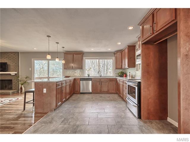 603 Forrester, Ballwin, MO 63011 photo 5