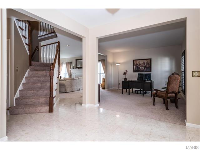 8040 Knights Crossing Dr, O'fallon, MO 63368 photo 4
