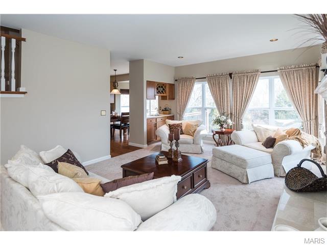 8040 Knights Crossing Dr, O'fallon, MO 63368 photo 9