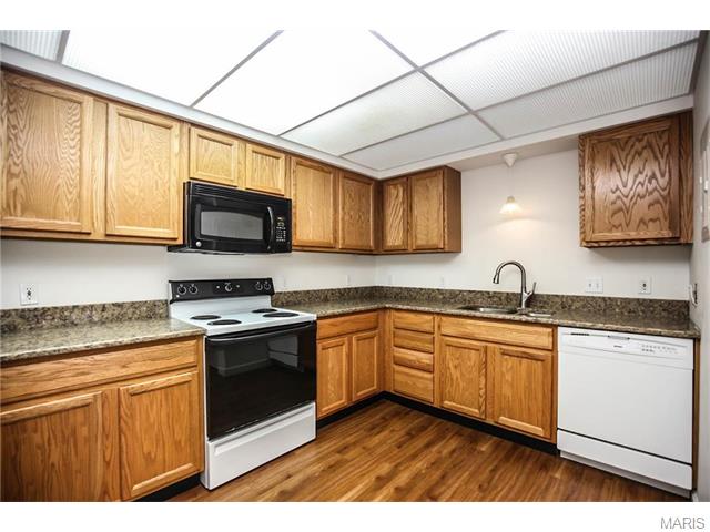 101 Towne Sq #J, Eureka, MO 63025 photo 4