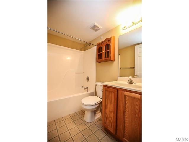 101 Towne Sq #J, Eureka, MO 63025 photo 11