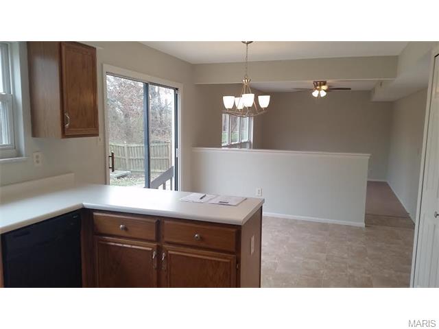 1287 Old Stone Dr, O'fallon, MO 63368 photo 4