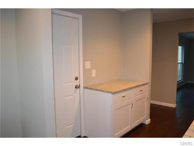 304 Ries Ct, Ballwin, MO 63021 photo 7