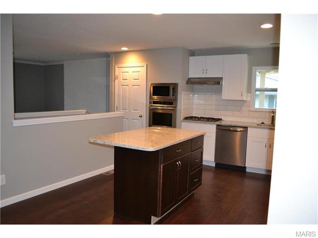 304 Ries Ct, Ballwin, MO 63021 photo 4