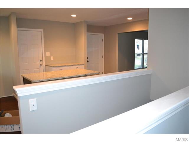 304 Ries Ct, Ballwin, MO 63021 photo 9