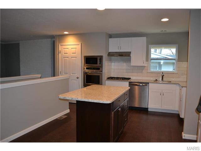 304 Ries Ct, Ballwin, MO 63021 photo 5