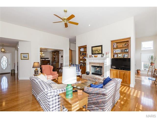 404 Fox Run, O'fallon, MO 63368 photo 8