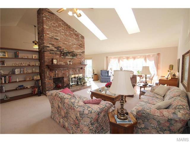 611 Carman Forest Ln, Ballwin, MO 63021 photo 14