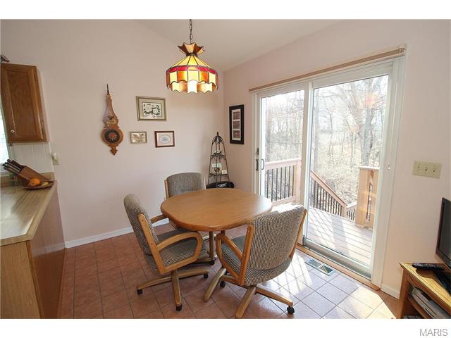 611 Carman Forest Ln, Ballwin, MO 63021 photo 9