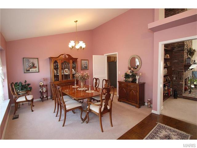 611 Carman Forest Ln, Ballwin, MO 63021 photo 11
