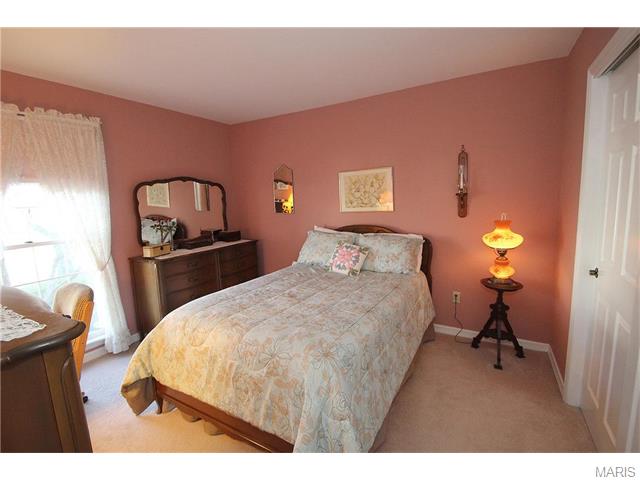 611 Carman Forest Ln, Ballwin, MO 63021 photo 20