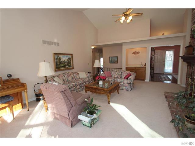 611 Carman Forest Ln, Ballwin, MO 63021 photo 13