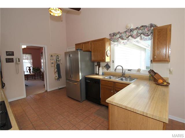 611 Carman Forest Ln, Ballwin, MO 63021 photo 8