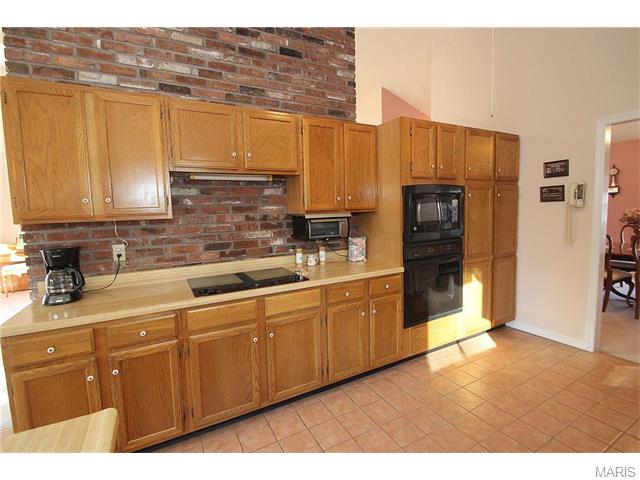 611 Carman Forest Ln, Ballwin, MO 63021 photo 5