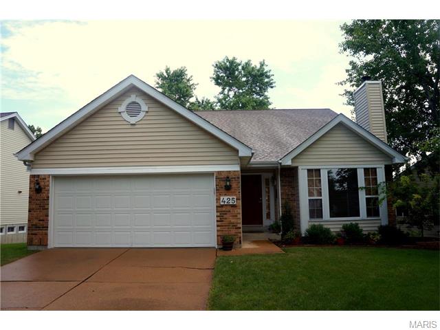 425 Oak Glen Dr, Ballwin, MO 63021 photo 1
