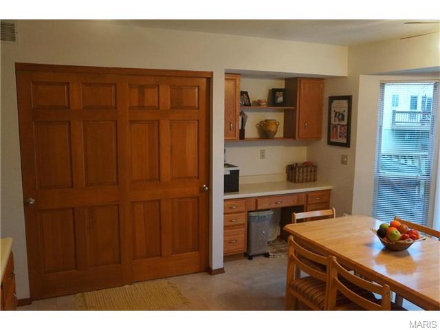 425 Oak Glen Dr, Ballwin, MO 63021 photo 13