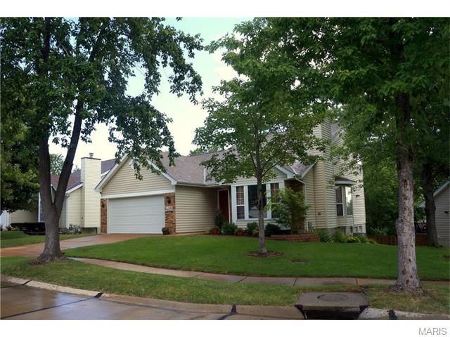 425 Oak Glen Dr, Ballwin, MO 63021 photo 3
