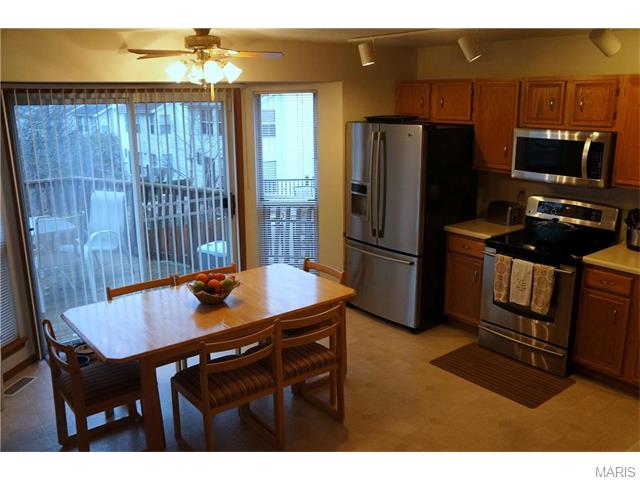 425 Oak Glen Dr, Ballwin, MO 63021 photo 12